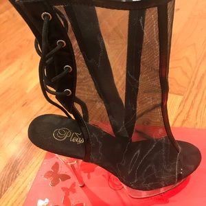 Women’s pleaser boots